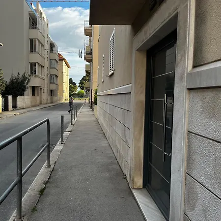 Lana Near The Split