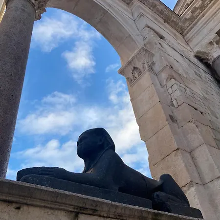 Lana Near The * Split